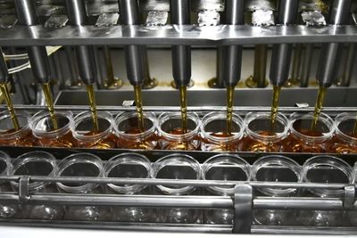 小小火鍋油碟，干出“中國(guó)銷(xiāo)量第一”的餐飲服務(wù)傳奇